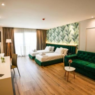 Фотография гостиницы Iliad Hotel