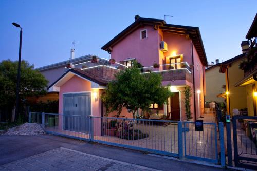 Фотография гостевого дома B&B By Max