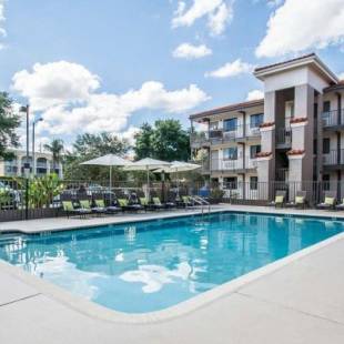 Фотографии гостиницы
Quality Inn & Suites By the Parks