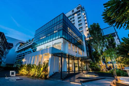 Фотография гостиницы Rattanachol Hotel