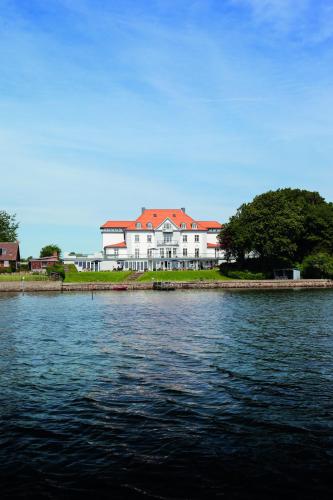 Фотография гостиницы Sixtus Sinatur Hotel & Konference