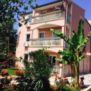 Фотография гостевого дома Apartments with a parking space Valbandon, Fazana - 13429