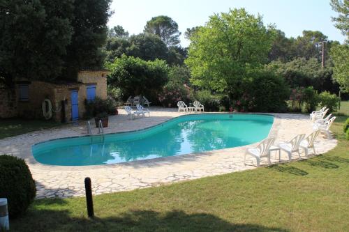 Фотография гостевого дома Les Messugues Mas in Provence with shared pool nature calm space