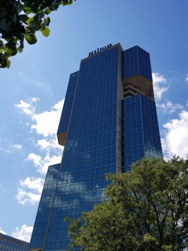 Фотография гостиницы Hilton Alexandria Mark Center