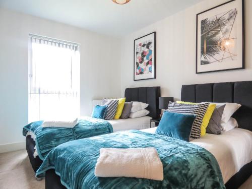 Фотография гостевого дома Tudors eSuites Private Garden and Netflix