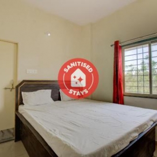 Фотография гостиницы OYO 71914 The Raj Villa 2