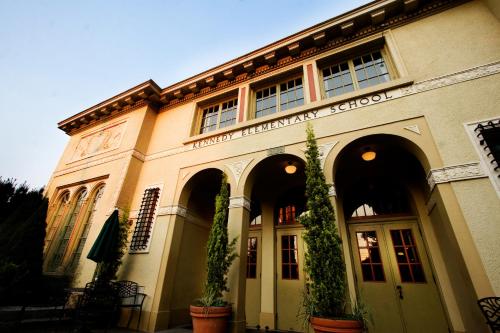 Фотография гостиницы McMenamins Kennedy School