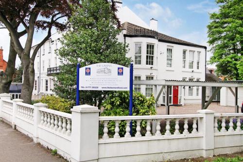 Фотография гостевого дома The Lawns Guest House