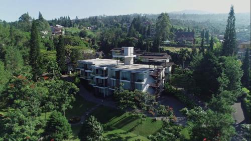 Фотография базы отдыха Lembang Asri Resort