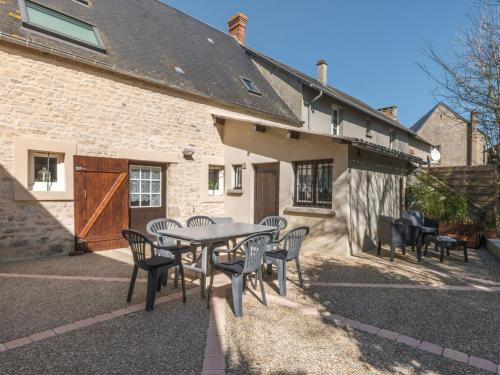 Фотографии гостевого дома
Simplistic Holiday Home in St-Laurent-sur-Mer with Terrace