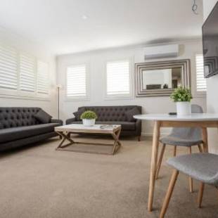 Фотографии апарт отеля
Newington Apartments