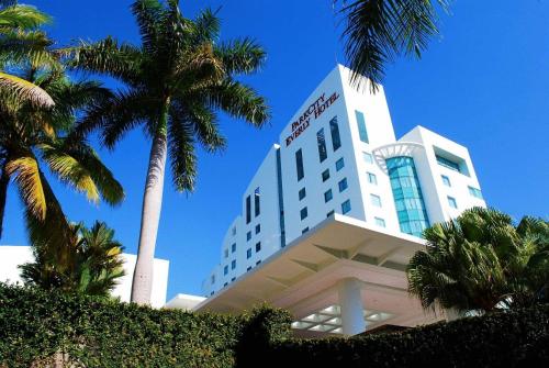 Фотография гостиницы Parkcity Everly Hotel Bintulu