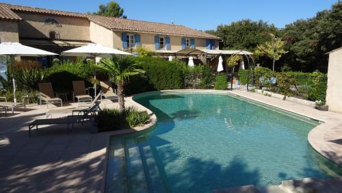 Фотография гостиницы Hotel La Bastide d'Eygalières