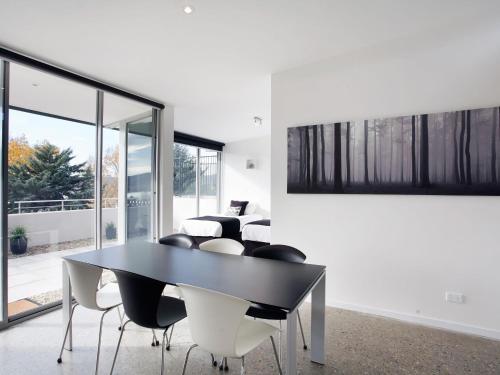 Фотографии гостевого дома
Edge 7/16 Clyde Street