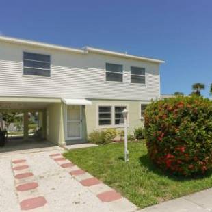 Фотографии гостевого дома 
            Steps to #1 Beach in America Siesta Beach!