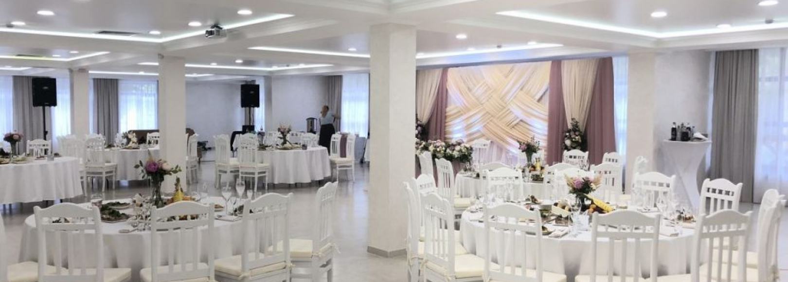 Фотография банкетного зала Полянка cafe