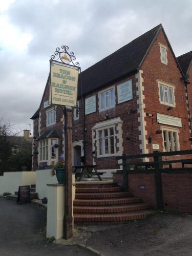 Фотография гостиницы The Beacon & Railway Hotel