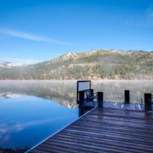 Фотографии гостевого дома 
            Donner Lakefront Retreat