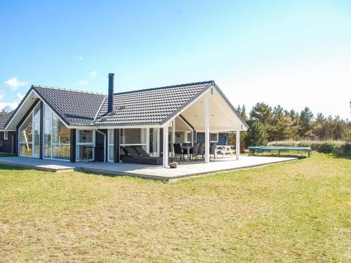 Фотография гостевого дома Holiday home Blåvand CLXXVII