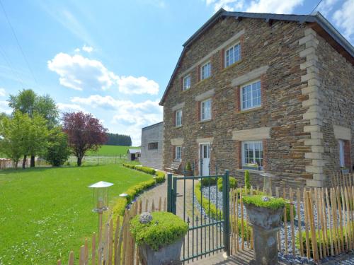 Фотографии гостевого дома
Luxury Holiday Home with Sauna on a Working Farm in Bastogne