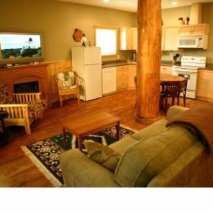 Фотографии гостиницы 
            Cabins West