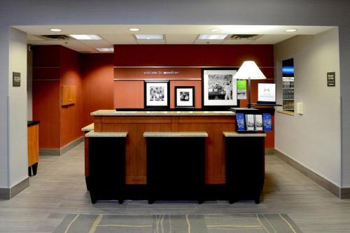 Фотография гостиницы Hampton Inn & Suites by Hilton Windsor