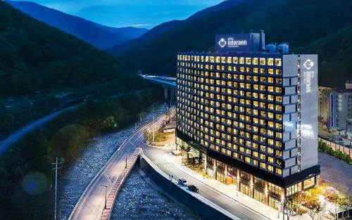 Фотография гостиницы Grand Intoraon Hotel Jeongseon