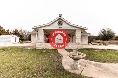 Фотография гостиницы OYO Hotel Decatur TX Hwy 287 Northwest