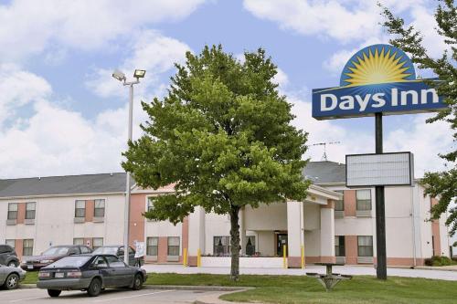 Фотография гостиницы Days Inn by Wyndham Walcott Davenport