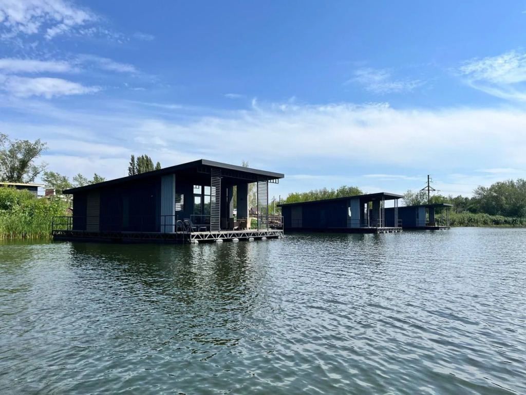 Фотография Коттеджа Частный Дом Выпь на Реке Саpатoвка