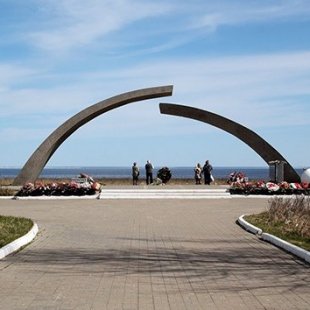 Фотография достопримечательности Монумент Разорванное кольцо