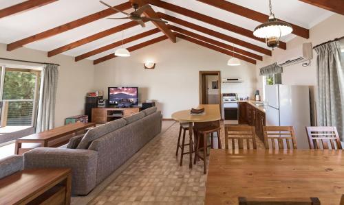 Фотография гостевого дома Footprints at Carrickalinga - 31 Solitude Drive