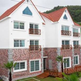 Фотографии гостевого дома
Tongyeong Bada Sarang Pension