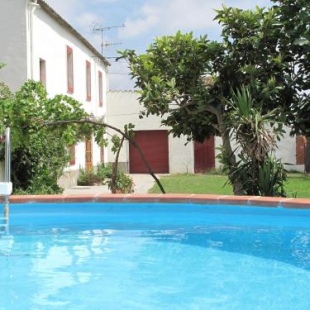 Фотография гостевого дома Splendid Mansion in St Marti Sarroca with Garden