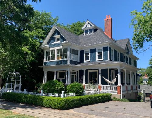 Фотография мини отеля Birmingham Tree House