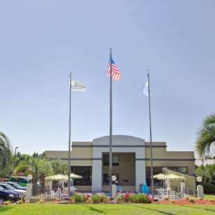 Фотографии гостиницы
Days Inn by Wyndham Ladson Summerville Charleston