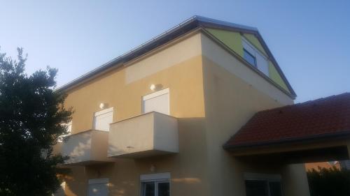 Фотография гостевого дома Apartments for families with children Pakostane, Biograd - 15729