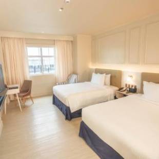 Фотография гостиницы The Monarch Hotel