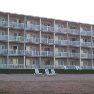 Фотографии гостиницы 
            Mackinaw Beach and Bay Inn & Suites