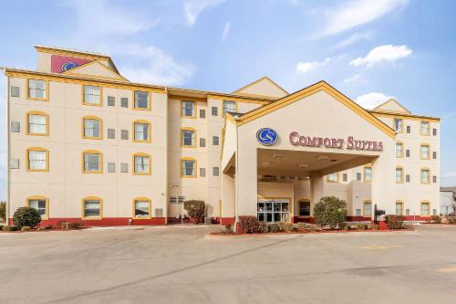 Фотография гостиницы Comfort Suites Yukon - SW Oklahoma City
