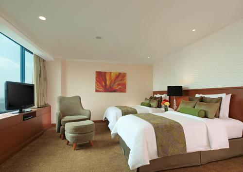 Фотография гостиницы Eastwood Richmonde Hotel - Multiple-Use Hotel and Staycation Approved