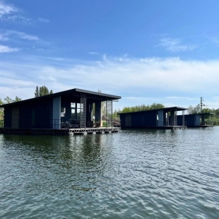 Фотография Коттеджа Частный Дом Выпь на Реке Саpатoвка