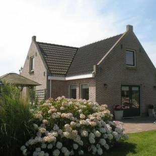 Фотографии гостевого дома
Nice house with a dishwasher, near the Wadden Sea