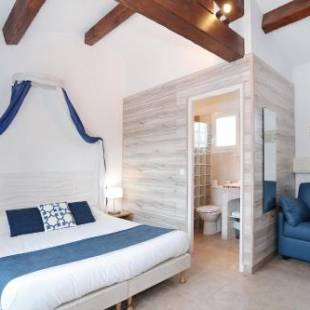 Фотографии гостиницы 
            Logis Hôtel Déjeunez Sous L'Arbre