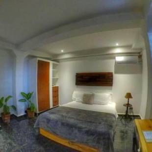 Фотографии мини отеля
Cinco Hotel B&B