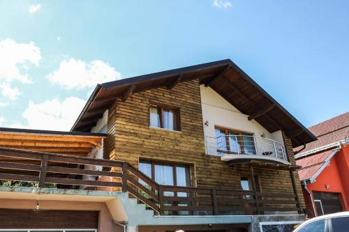 Фотографии гостевого дома
Vila Deluț