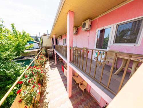 Фотография гостевого дома Клён