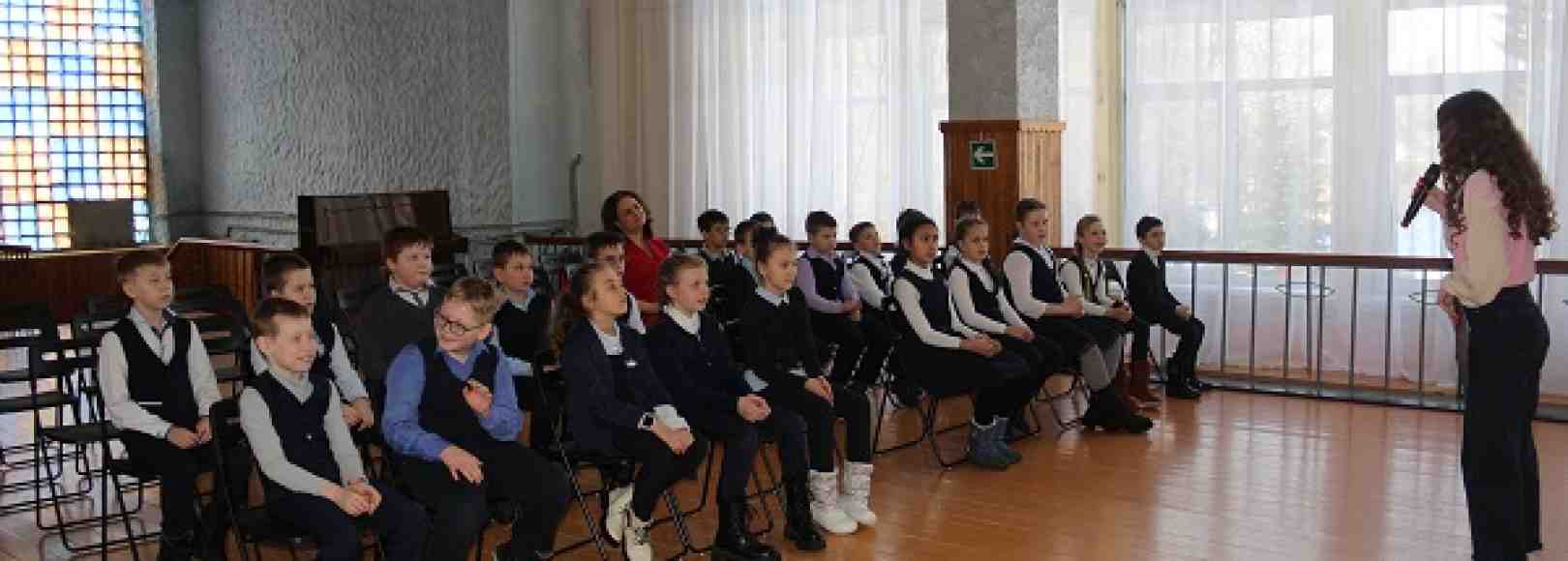 Фотография конференц-зала Зеркальный зал РДК