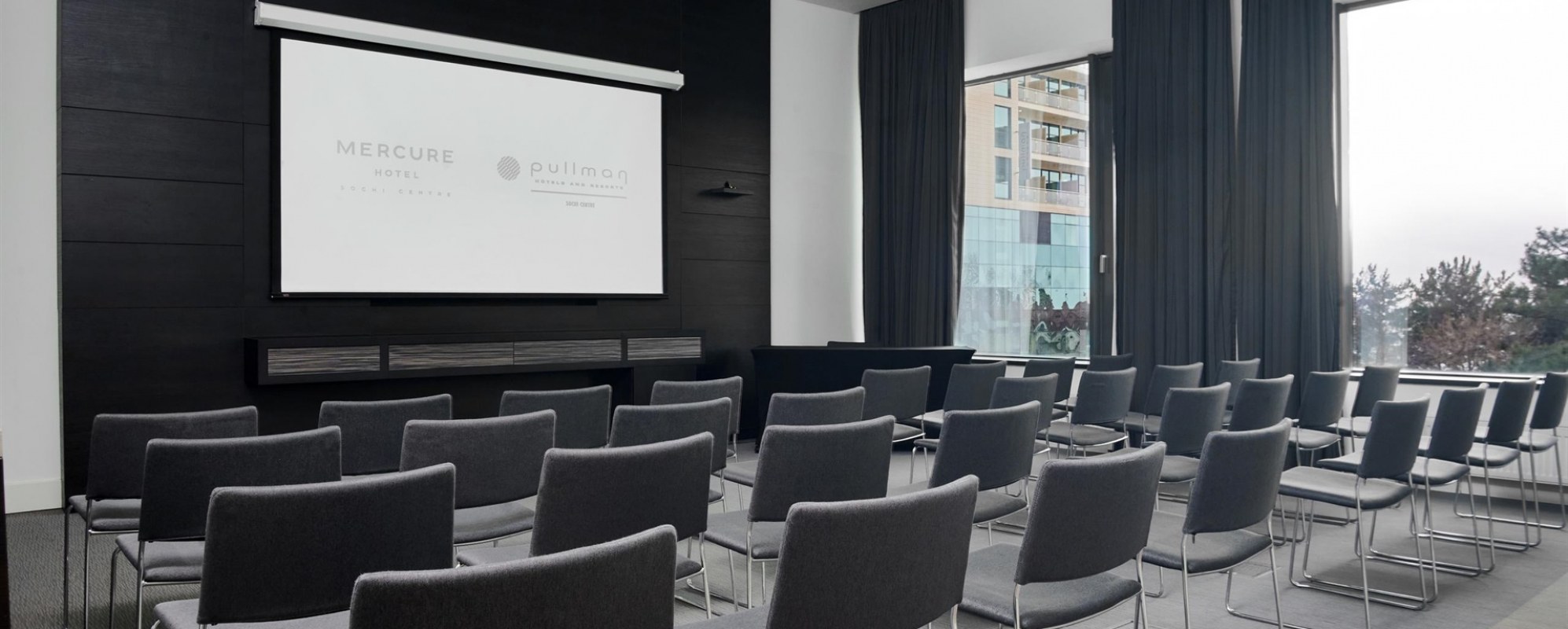 Фотографии конференц-зала Олеандр Пуллман Сочи Центр