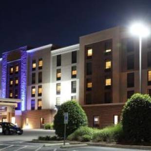 Фотографии гостиницы 
            Holiday Inn Express & Suites Newport News, an IHG Hotel